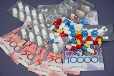 Что покупателю страшно, аптекам - на руку