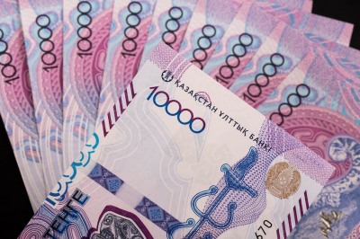 Курс тенге стабилен — инвесторы сохраняют осторожный оптимизм