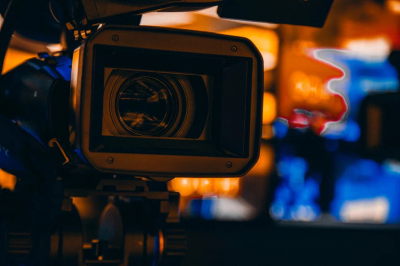 Кэмерон осудил продажу Warner Bros. стримингу Netflix