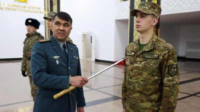 Казахстанских военных переодели в единую форму: в Минобороны провели "показ" (фото)