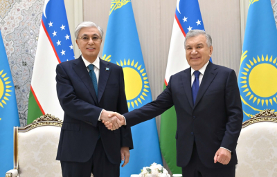 Государственный визит Токаева в Узбекистан начался с почётной церемонии