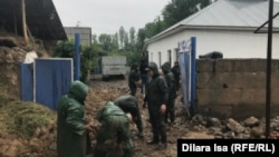 Из-за наводнений в Казахстане туркменистанцы возвращаются на родину