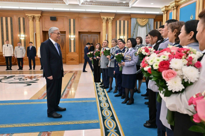 Президент вручил ключи от квартир сотрудникам Генеральной прокуратуры, Службы государственной охраны и МВД