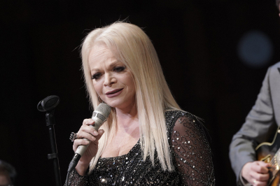 Полина Лурье получила ключи от квартиры Долиной