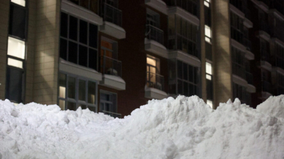 Крыша жилого дома в Казани частично обрушилась из-за обильных снегопадов 17/02/2026 &ndash; Новости