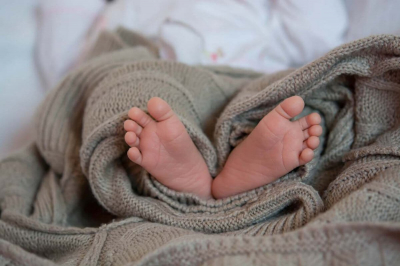 Блогер-миллионник потеряла ребенка после домашних родов в воде