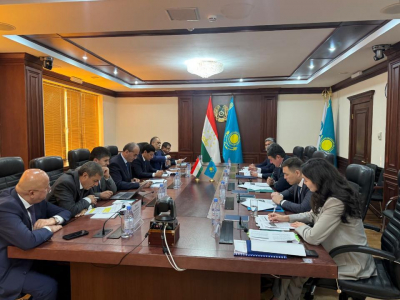 Казахстан планирует закупать электричество у Таджикистана