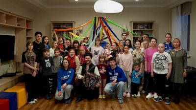 Молодогвардейцы провели Масленицу для подопечных казанского &laquo;Дома вдали от дома&raquo; и пациентов ДРКБ