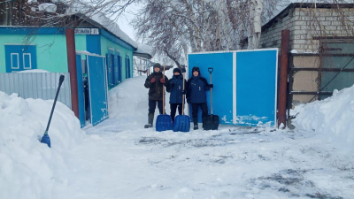 Школьники спасли одинокую бабушку в области Абай