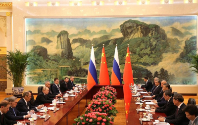 Председатель Си Цзиньпин провел переговоры в широком кругу с Президентом России Владимиром Путиным
