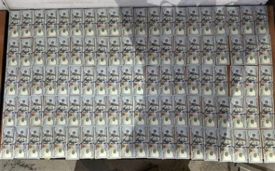 В аэропорту Атырау у иностранца конфисковали 90 тысяч долларов