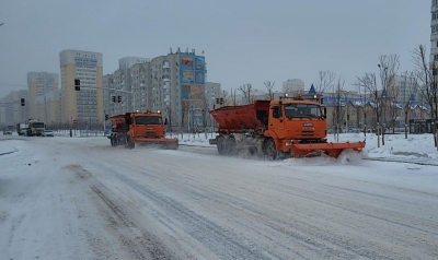 Зима в Астане: более 2 500 дорожных рабочих заняты в уборке снега