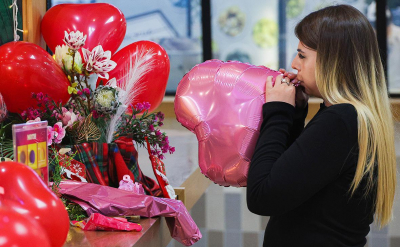 Идеология праздников: Валентин в России и Рождество в США. Эфир Радио РБК