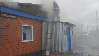 Кровля жилого дома горела в Карагандинской области