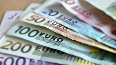 Инфляция в еврозоне снизится в 2024 году, заявили европейские чиновники